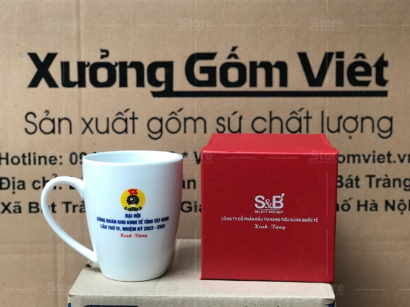 xuong-san-xuat-ly-su-in-logo-gia-tot-28-11-17