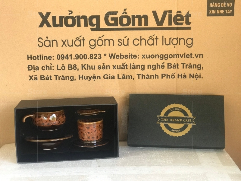 xuong-san-xuat-ly-su-in-logo-gia-tot-28-11-46